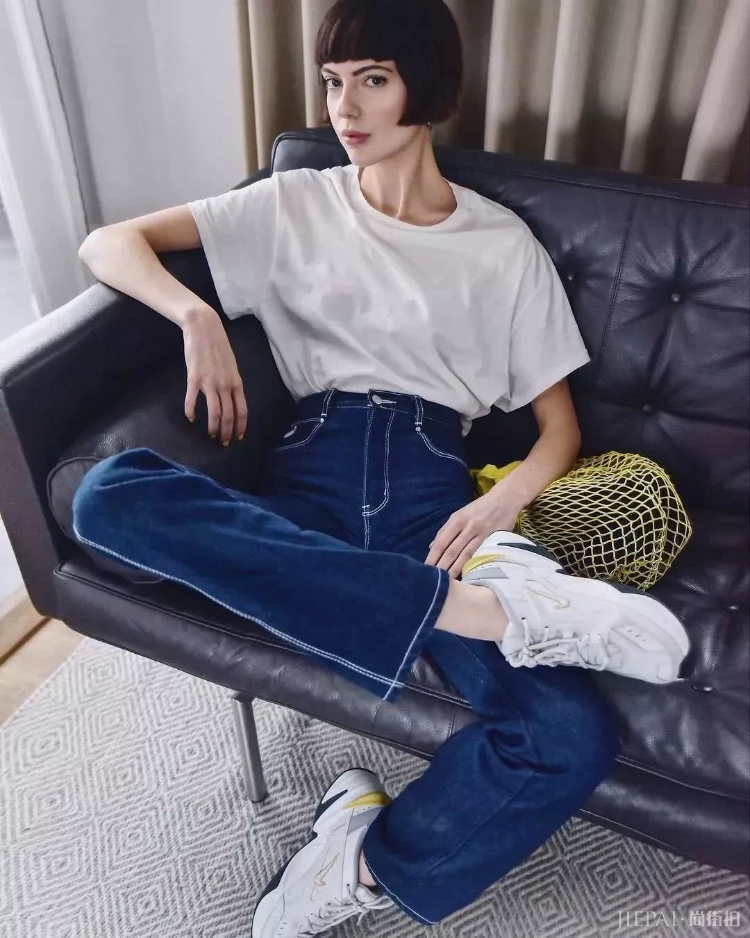 一件T恤就能搭配所有单品！这10种T恤的穿法怎么搭都好看