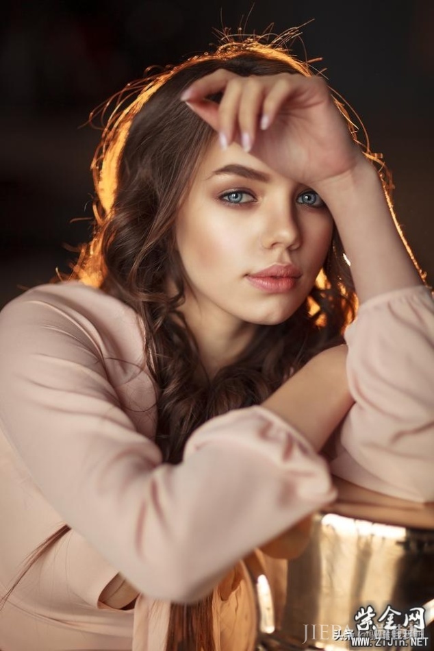 俄罗斯女孩因酷似“斯嘉丽”走红，称想接替她进军“漫威”