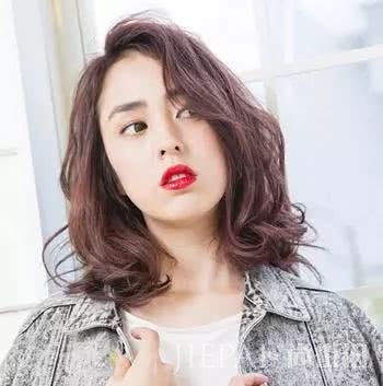 适合50+大姐的4款发型,不仅时尚减龄,而且很显气质