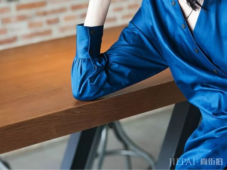 衬衫搭配大裙摆显高还显瘦,气质满分