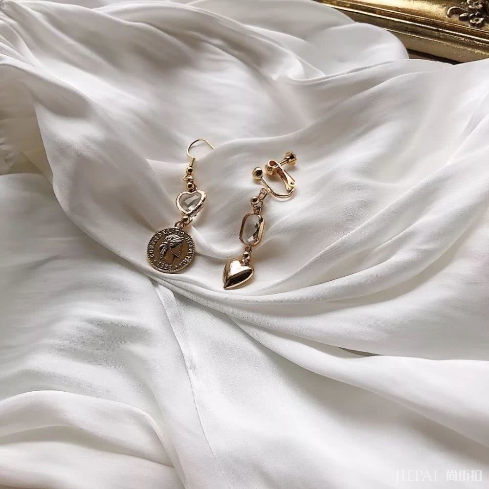 博主们都爱穿巴洛克风，美得毫不费力