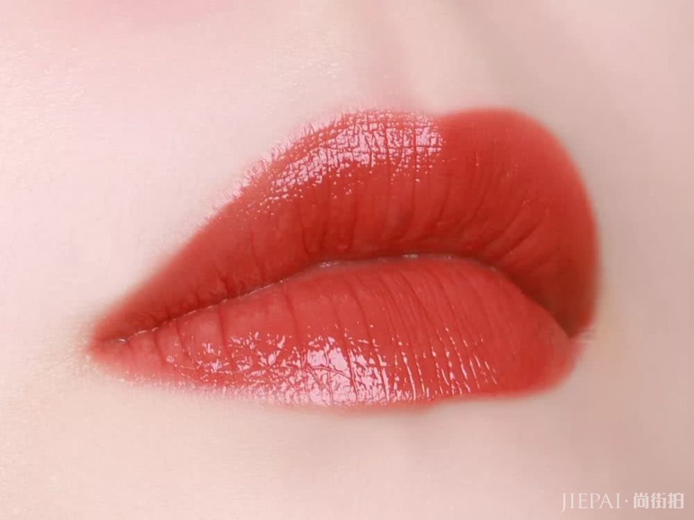 女明星在争先抢后画的妆容，画对了你就是明星