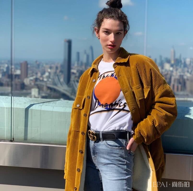 凭素颜行走时尚圈,一口气走了49场秀,广告还接到手软!