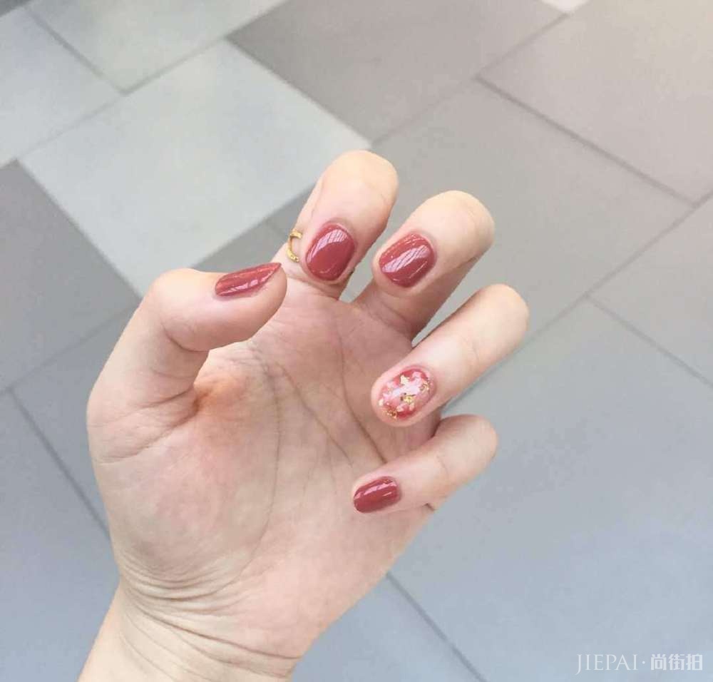 夏天除了穿搭还能怎么美?9种美甲让你美到指尖,清爽干净的感觉