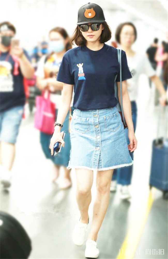 夏季用一条减龄牛仔裙来降温！穿出清新文艺感