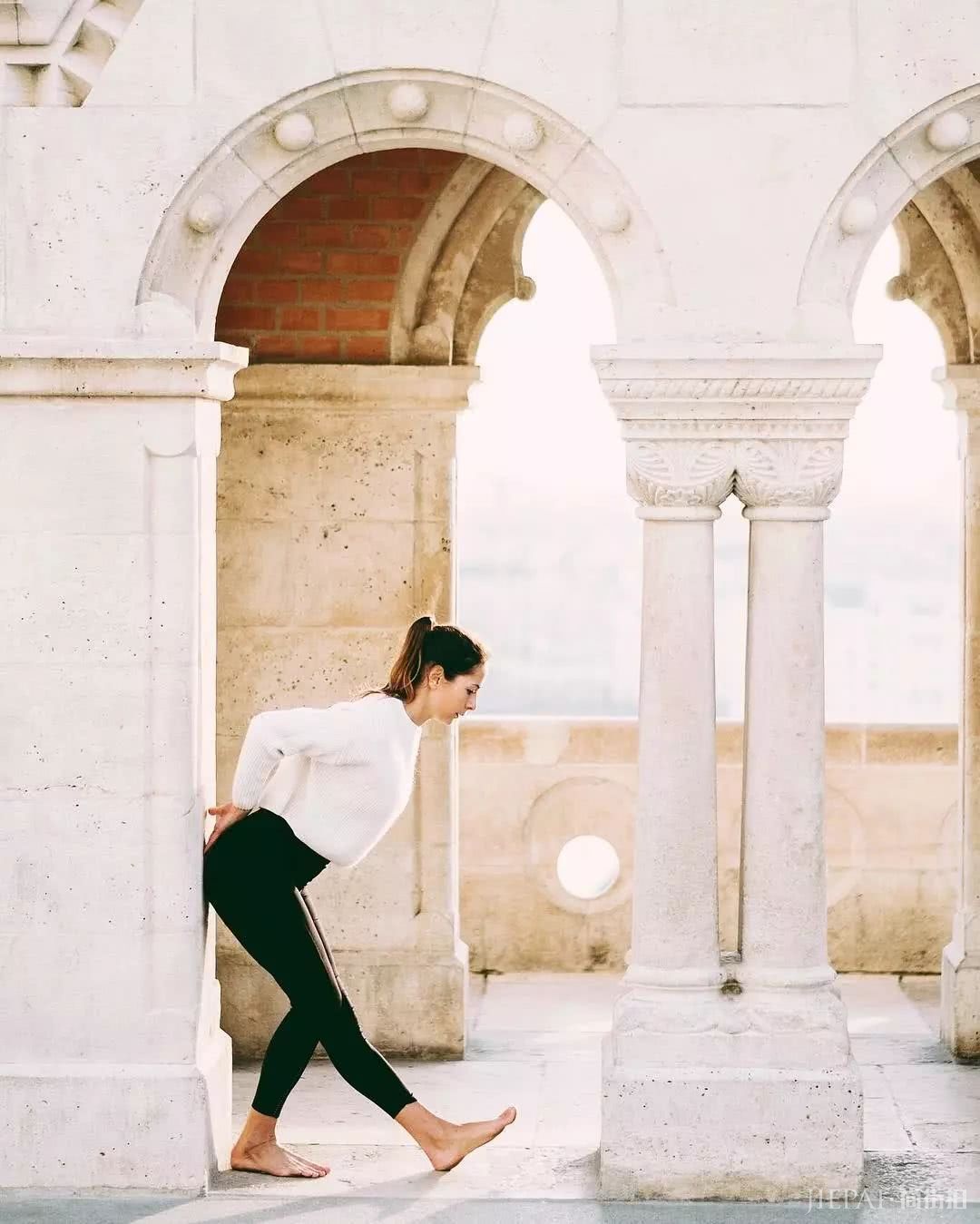 上班一族怎么搭配，教你一件衬衫就抢镜，超迷人