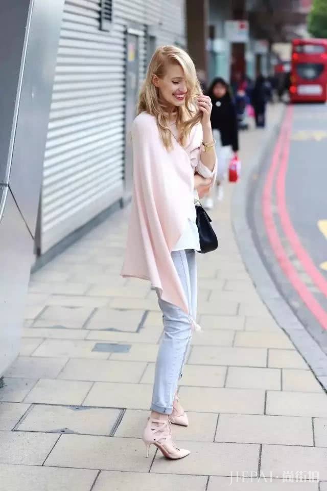 欧美街拍 穿衣打扮用2种颜色搭一起，让你美一整天