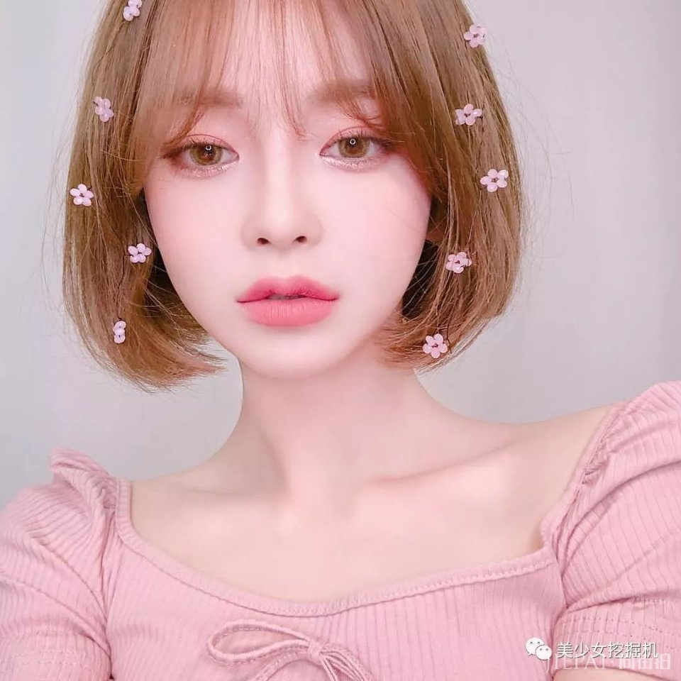 韩国林小宅,还撞脸天使宝贝的网红超甜少女,却顶着一张硅胶假脸
