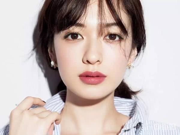 比干燥玫瑰更美的神仙色号：赤茶豆沙色，去黄超显白