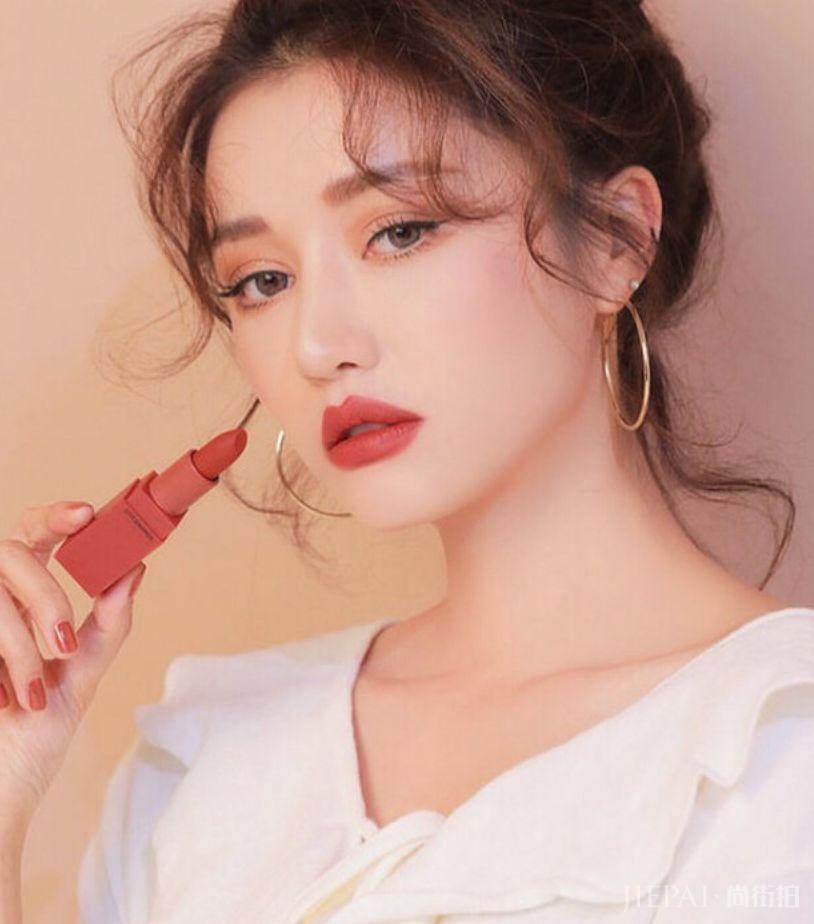 韩国林小宅,还撞脸天使宝贝的网红超甜少女,却顶着一张硅胶假脸