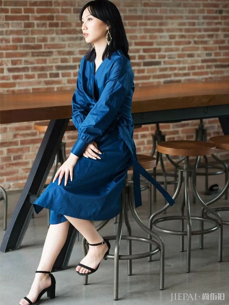 衬衫搭配大裙摆显高还显瘦,气质满分