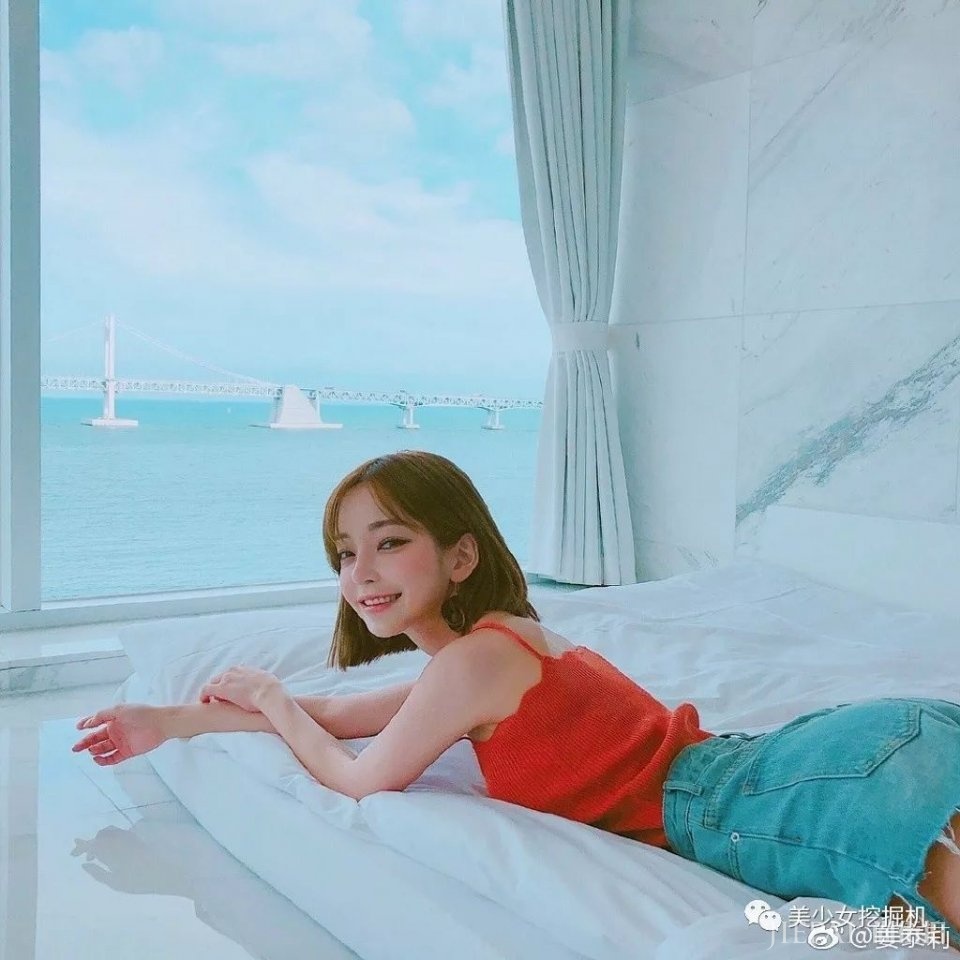 韩国林小宅,还撞脸天使宝贝的网红超甜少女,却顶着一张硅胶假脸