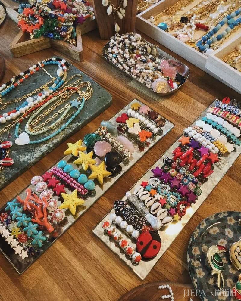 博主们都爱穿巴洛克风，美得毫不费力