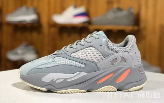 8双椰子“老爹鞋”让你选！抛开价格，700系列你最中意哪一款