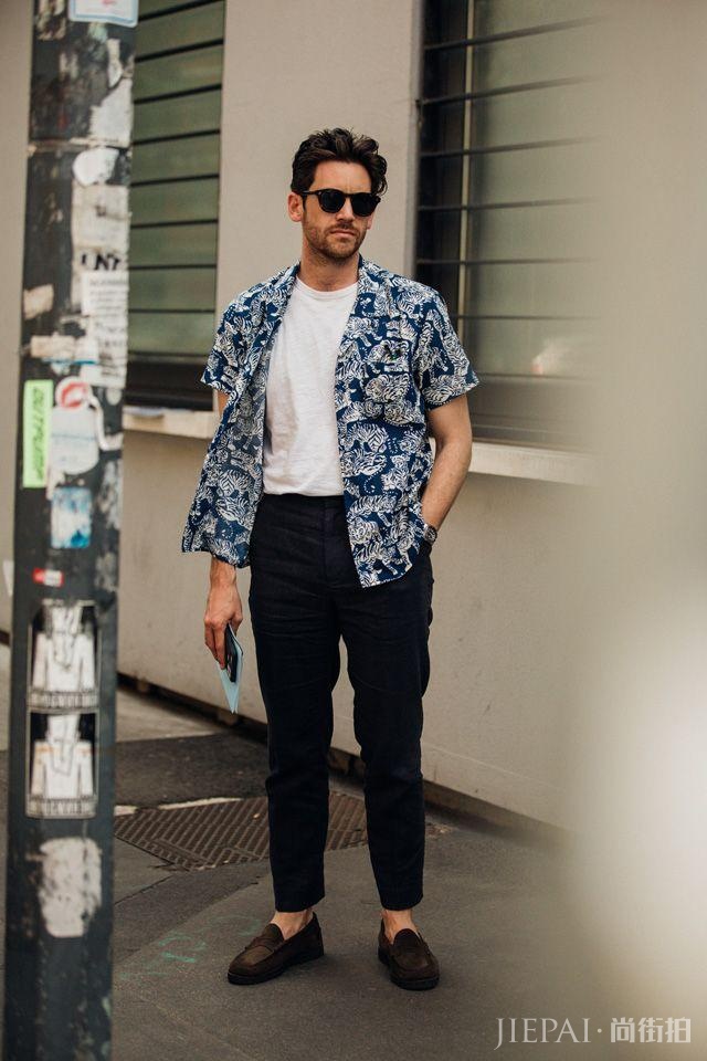 2020男装周场外街拍:女生穿男装,男人穿女装将是常态