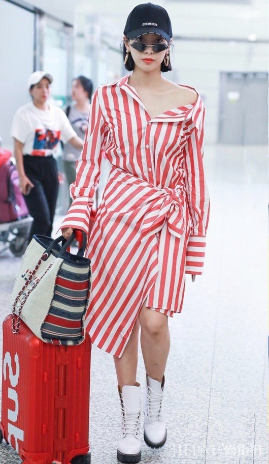 天天都在穿甜美的裙装!换件条纹连衣裙来让自己优雅吧