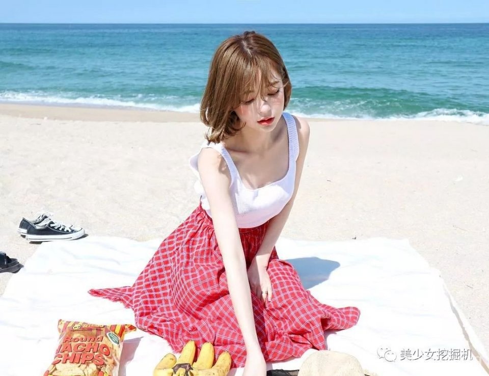 韩国林小宅,还撞脸天使宝贝的网红超甜少女,却顶着一张硅胶假脸