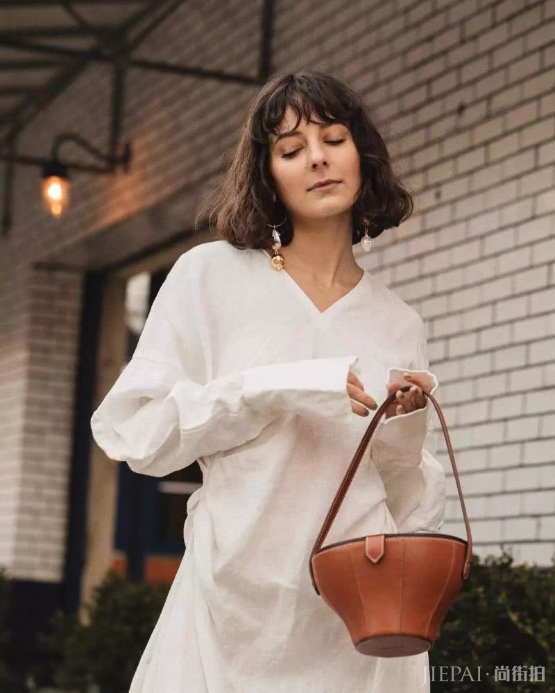 博主们都爱穿巴洛克风，美得毫不费力