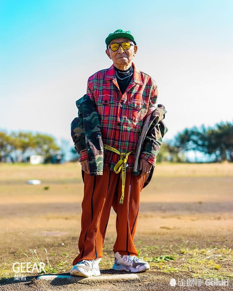退休老师秒变潮人：这位一身潮牌的84岁日本时尚老爷爷