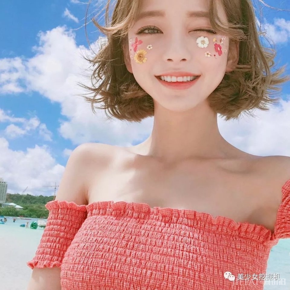 韩国林小宅,还撞脸天使宝贝的网红超甜少女,却顶着一张硅胶假脸