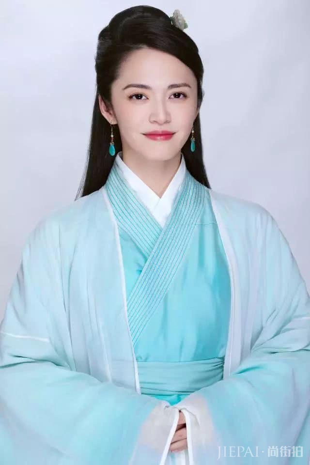 少女感正当红?不,40岁的她们要的是御姐范
