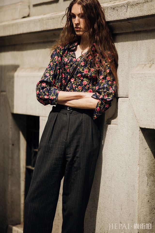 2020男装周场外街拍:女生穿男装,男人穿女装将是常态