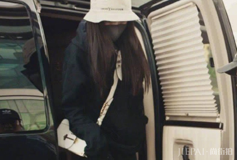 杨幂六一低调为小糯米庆生？baby却和张大大聚餐，不陪小海绵吗？