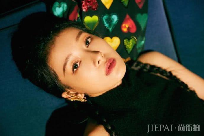 孙怡最新麻花辫造型珠光宝气流光溢彩,超酷