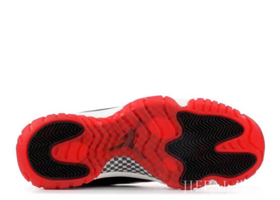 AJ11再爆细节图,年底的元年“黑红”配色,OG们可还喜欢?