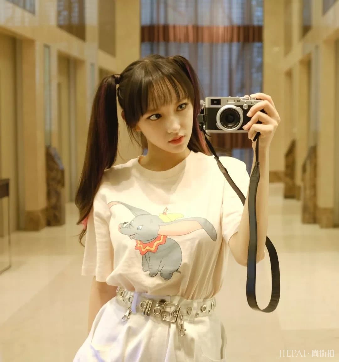 JENNIE、LISA都穿的这件内涵Tee,到底有多体面?