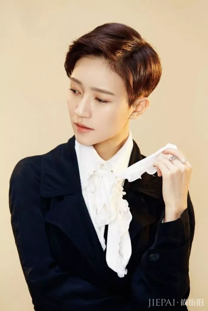 扎不起来的短发怎么办?这样弄让你美得不像话