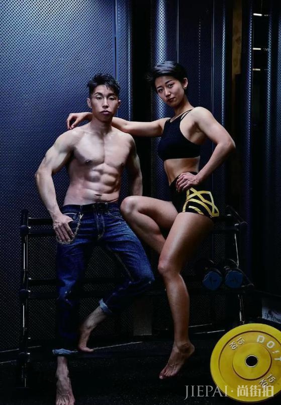 张云雷化复古浓妆，孟鹤堂扎嘻哈小辫儿，相声演员也能上时尚杂志