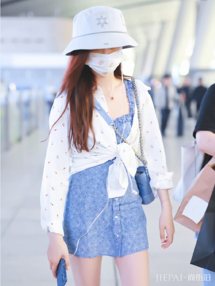 吴宣仪“芭比袜”穿出上万价格,这腿绝了