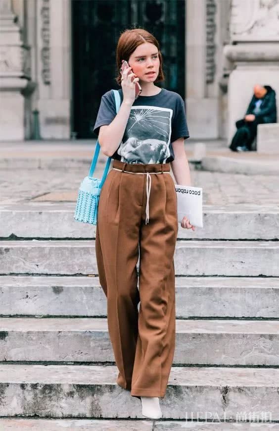 T恤搭配阔腿裤,2019最省事的时尚套路