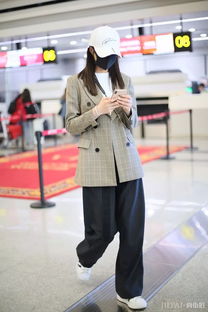 明星街拍 6月又到乱穿衣的季节