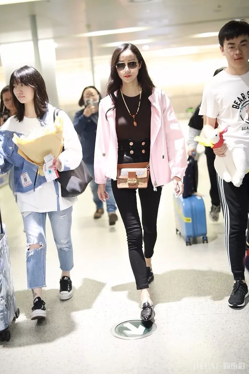 明星街拍 6月又到乱穿衣的季节