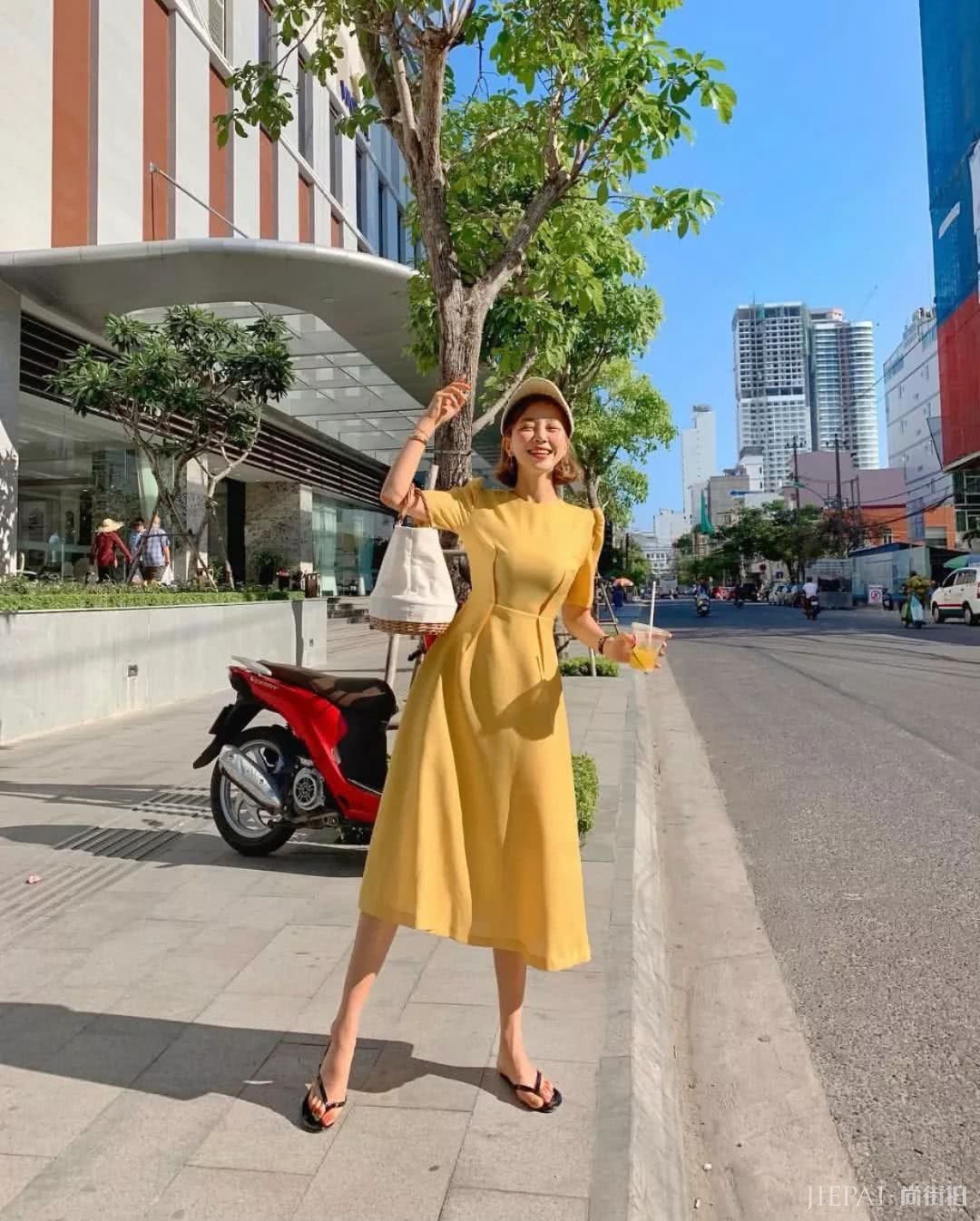 开叉半裙温柔风还自带知性美!纯色搭配穿出女人味,身材个个高挑