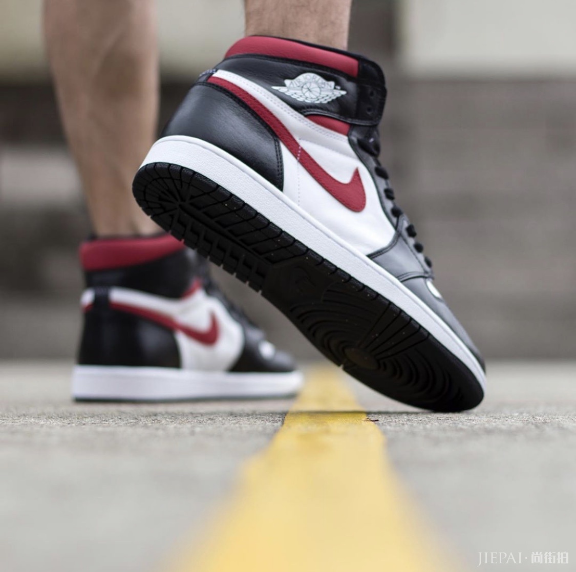 发售在即!Air Jordan 1“Gym Red”上脚实物细节大赏!