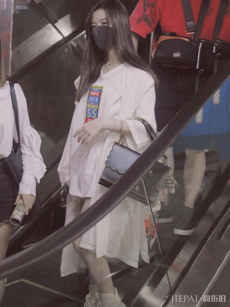 陈意涵的搭配光配饰就十几万,不愧为小富婆