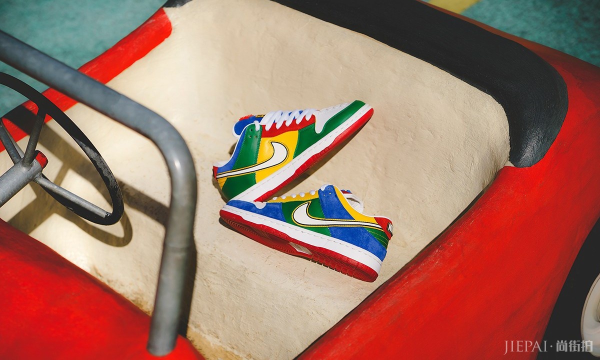 Nike SB Dunk Low “LEGO”配色出现，你的乐高梦要用球鞋实现！