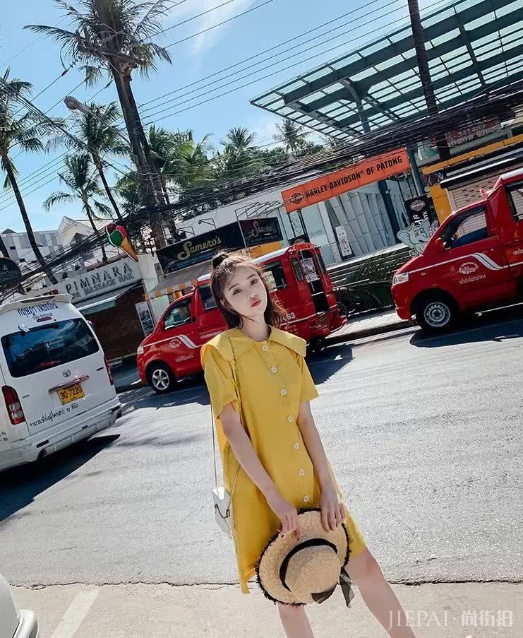 还在穿黑白灰?2019年夏天流行“果汁色”