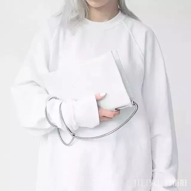 白T选对了,怎么穿都高级