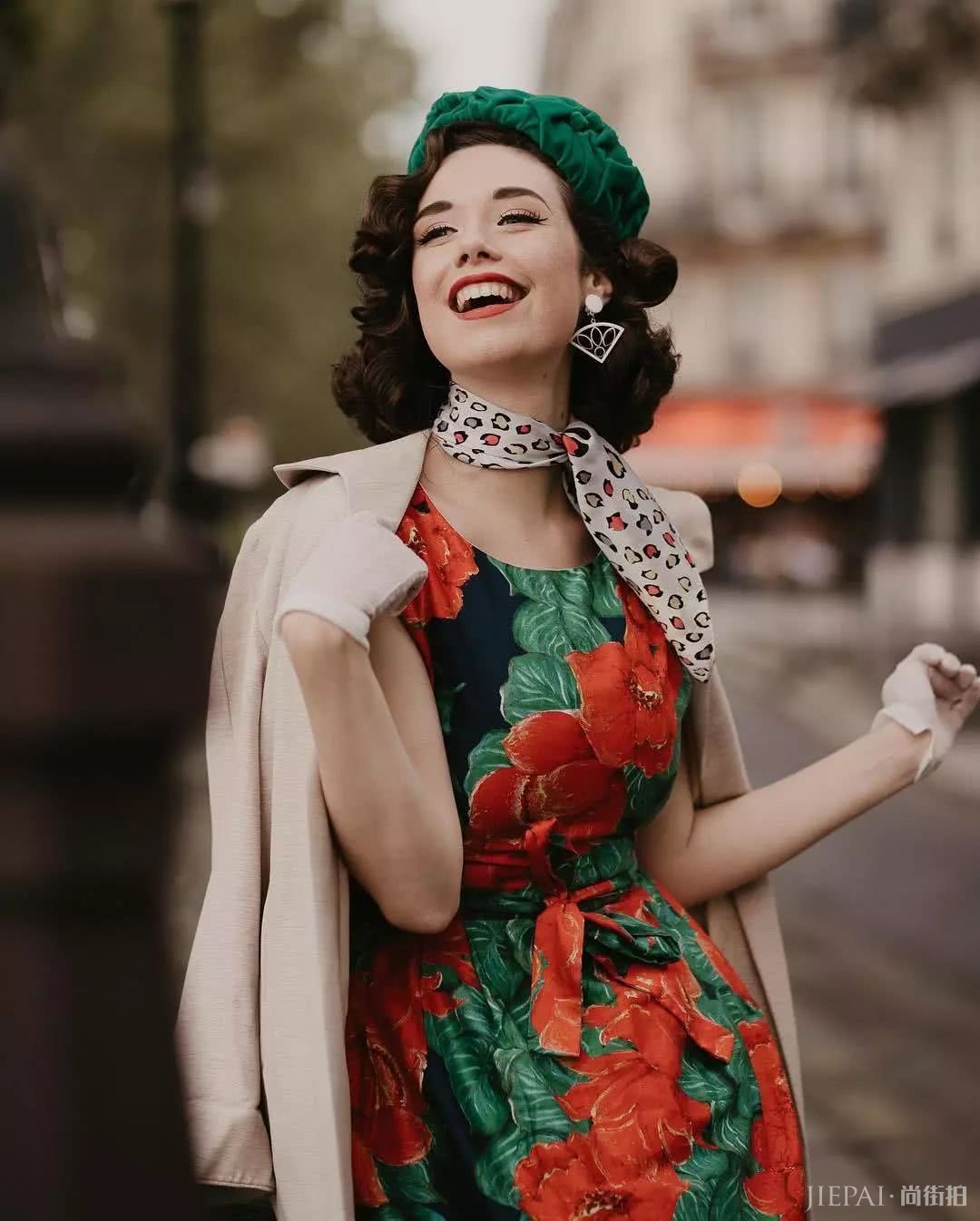 夏日里的复古风,穿成行走的画报是一种怎样的感觉