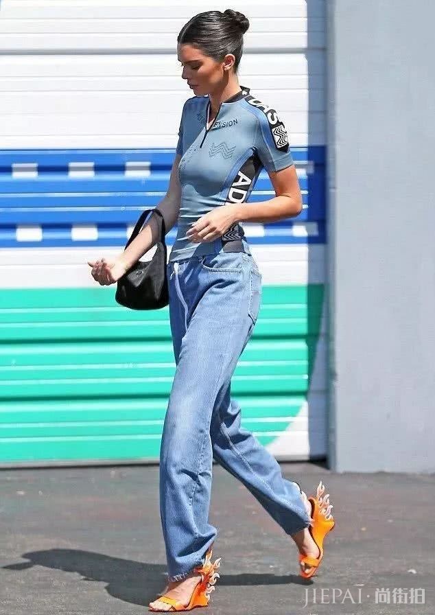 腰包2019年已经过时了，如今最火的It Bag是它！