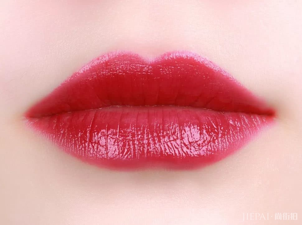 女明星在争先抢后画的妆容，画对了你就是明星