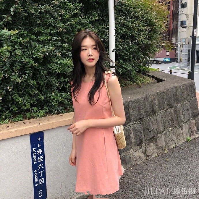 夏天这样搭配让你显瘦出街，不仅清爽还温柔有气质