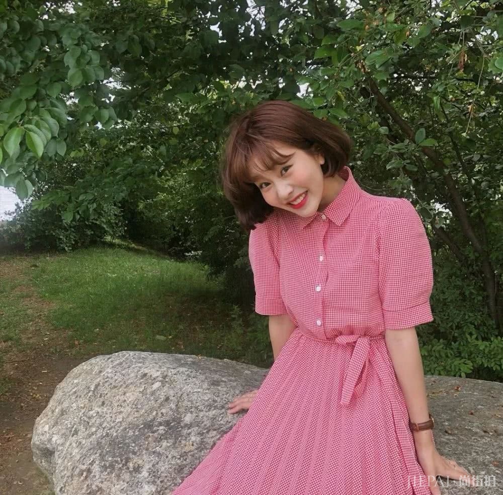 跟着ins上的短发小姐姐们学习夏日穿衣打扮