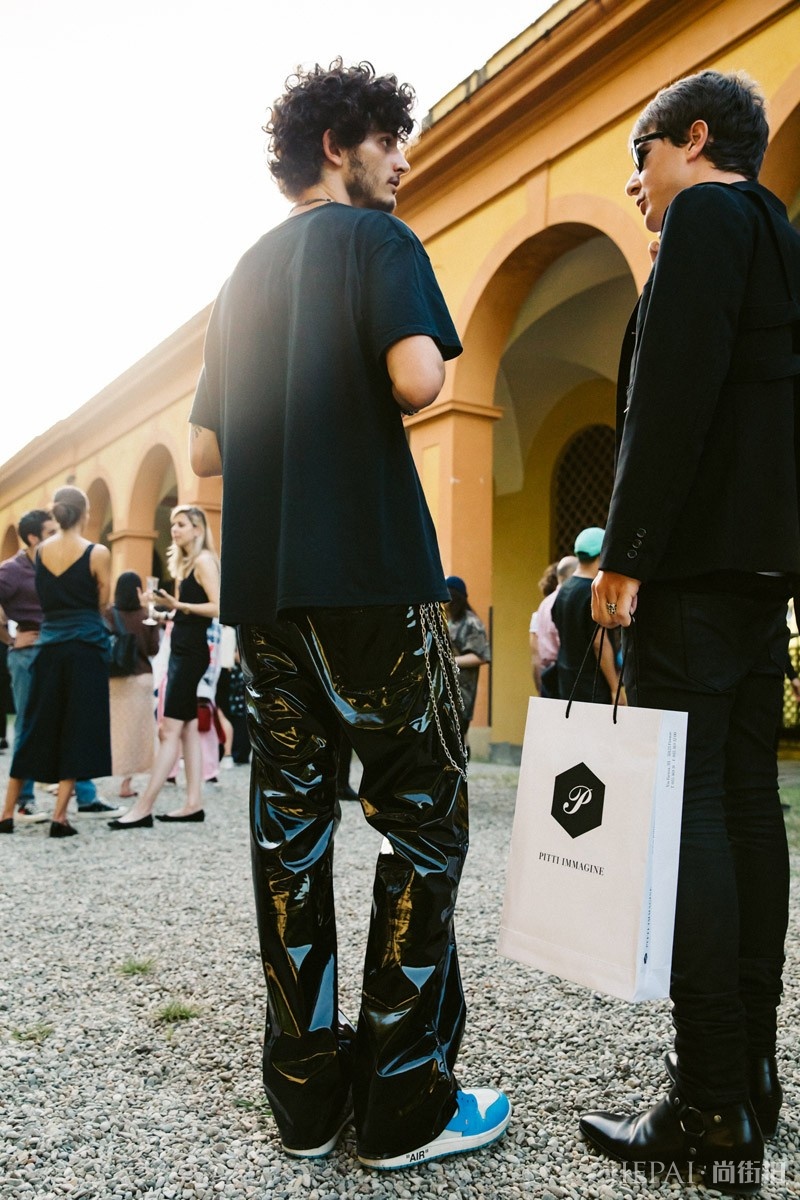 Virgil Abloh领衔!Pitti Uomo时装达人教你2019街头热门单品大趋势!
