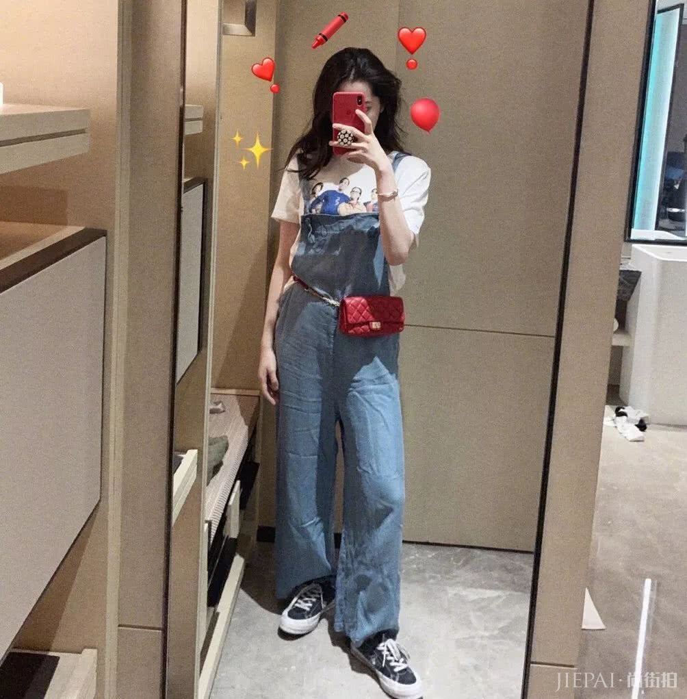 JENNIE、LISA都穿的这件内涵Tee,到底有多体面?