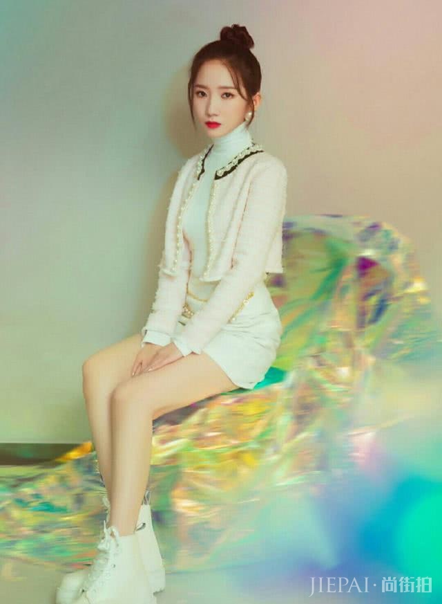 刚看完泫雅风,又爱上孟美岐法式少女感,这样的日常搭配简直太惊艳